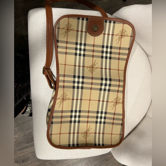 Burberry vintage crossbody bag . - Picture 3 of 13